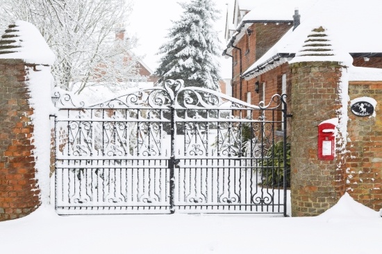 Issues in electric gates caused by weather